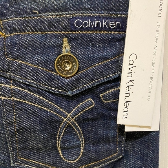 Calvin Klein Lean Boot Cut Jeans w/ Flap Pocket- Sz 6 - Picture 10 of 11